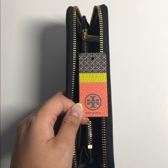 NWOT Tory Burch Robinson Zip Leather Wallet - Picture 9 of 14